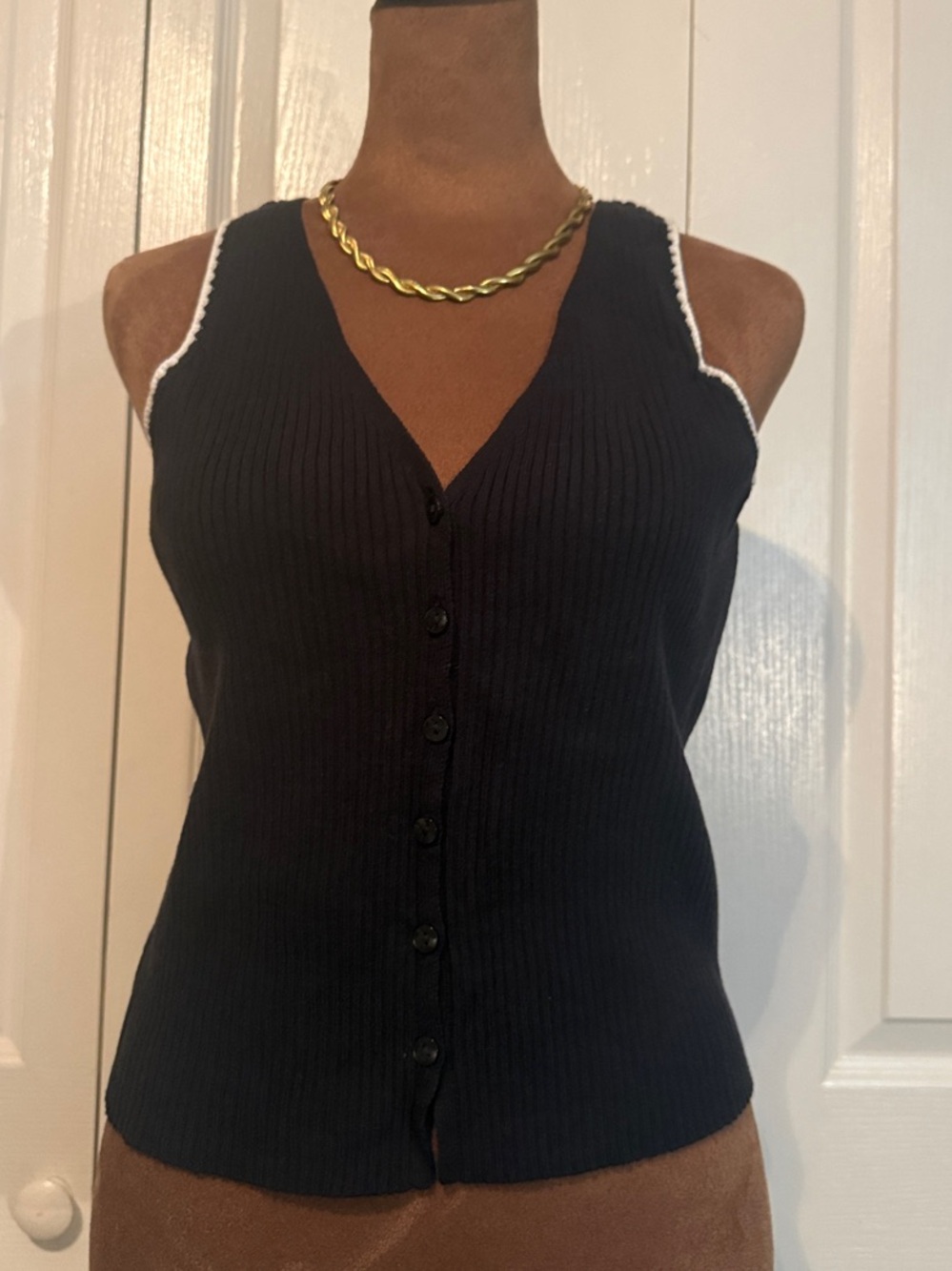 Universal Thread Black white trim Ribbed Button Front Tank Top Size S NWT